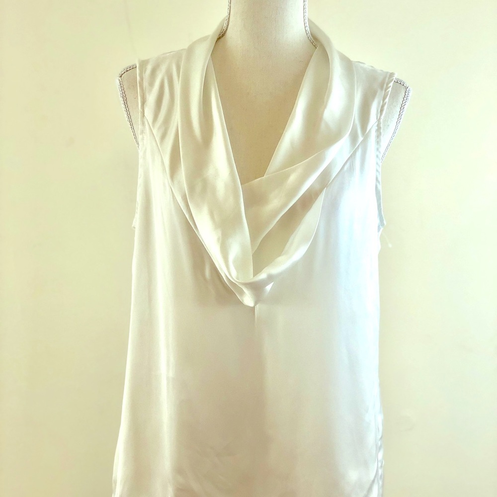Beautiful sleeveless top❤️❤️❤️